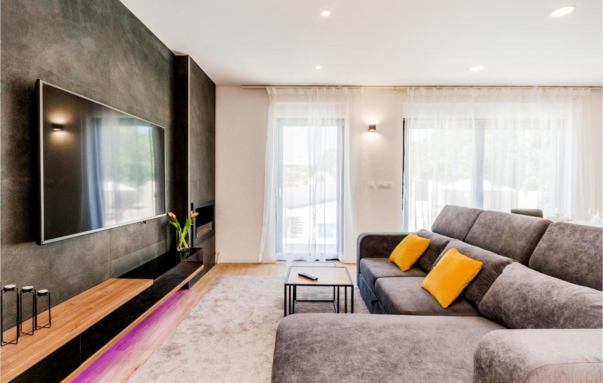 3 Bedroom Beautiful Home In Rastane Donje Donje Rastane Екстер'єр фото