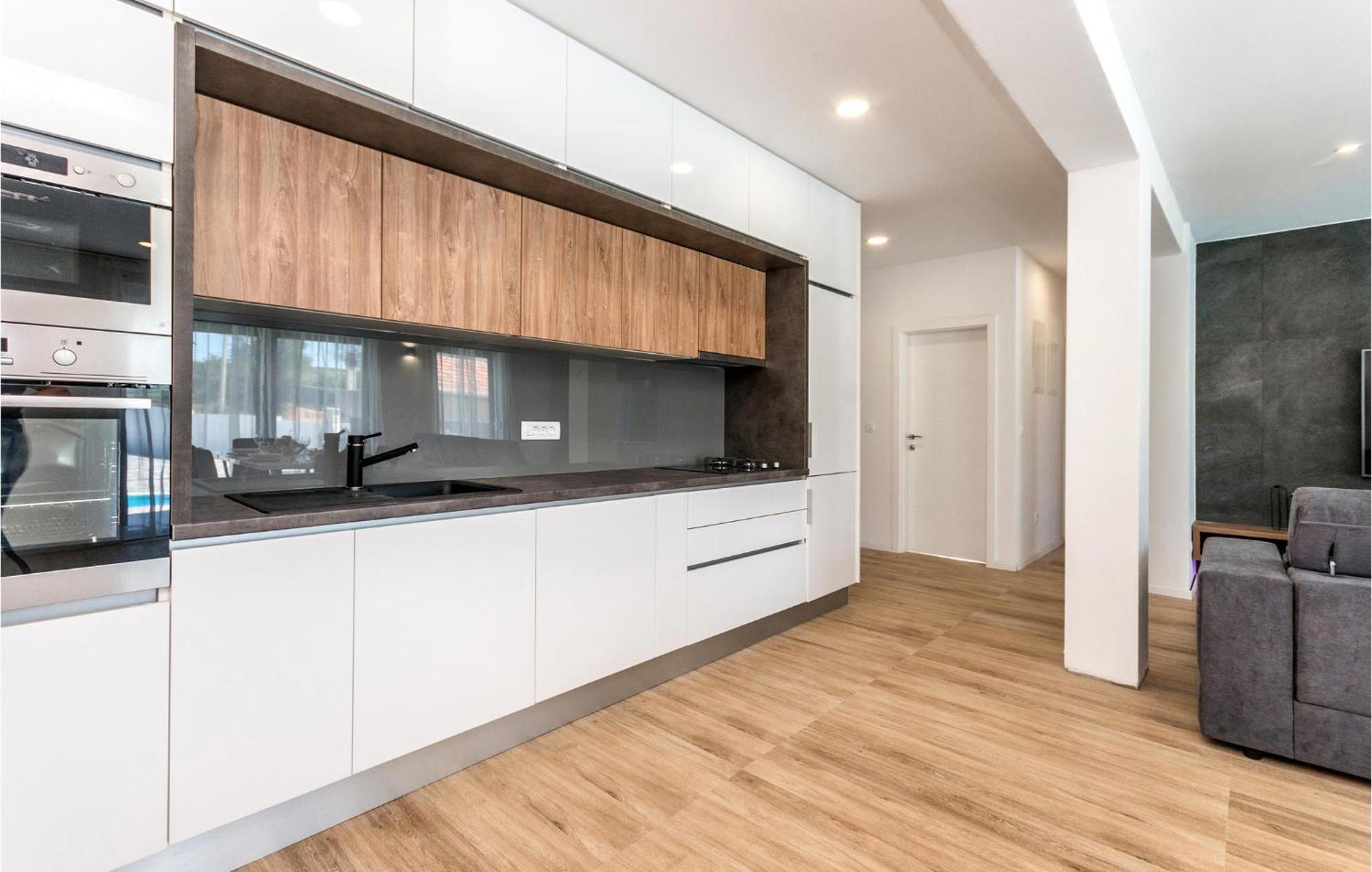 3 Bedroom Beautiful Home In Rastane Donje Donje Rastane Екстер'єр фото