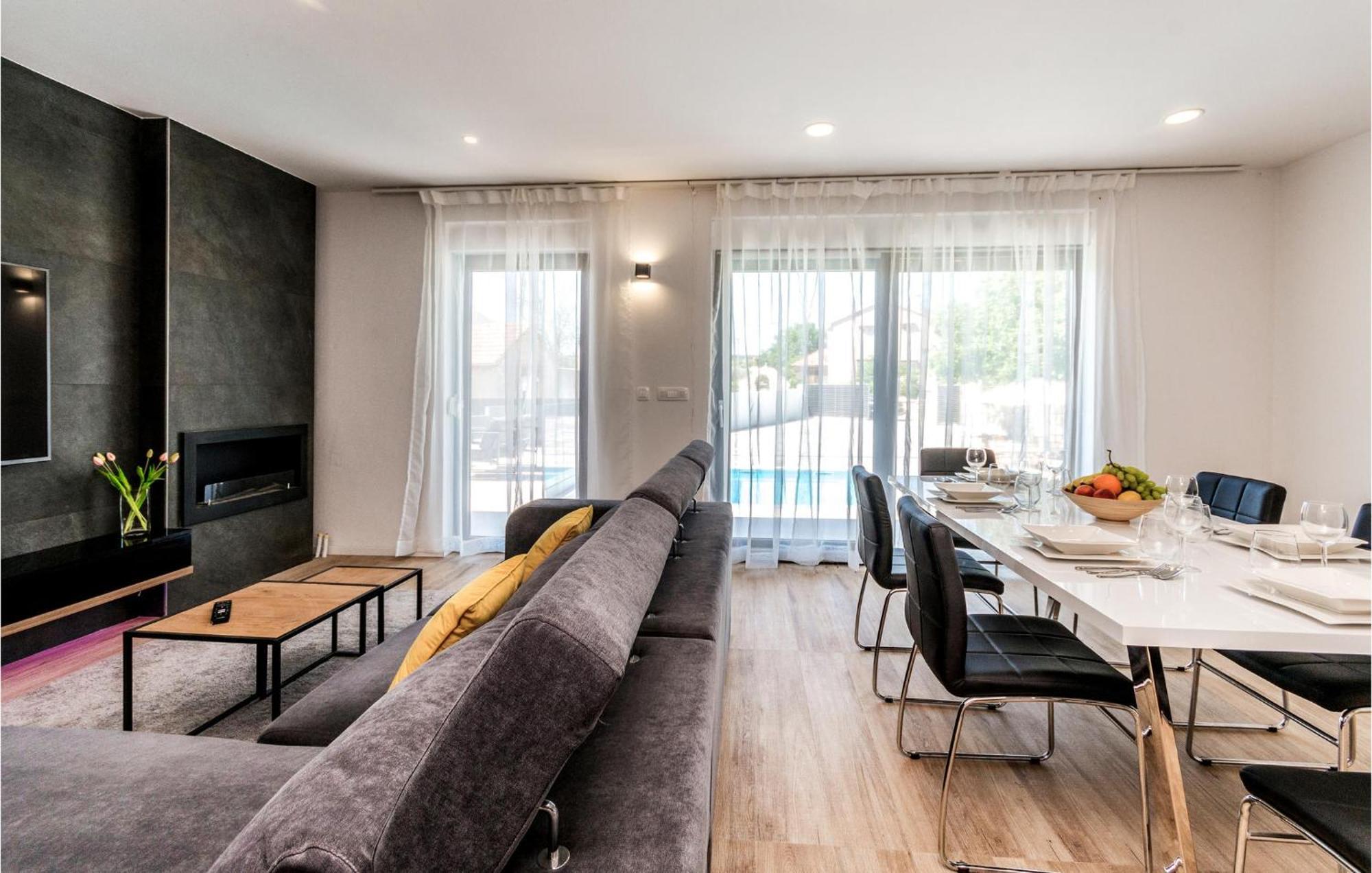 3 Bedroom Beautiful Home In Rastane Donje Donje Rastane Екстер'єр фото