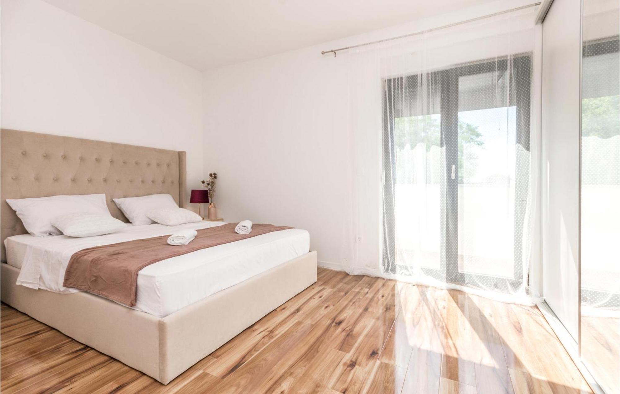 3 Bedroom Beautiful Home In Rastane Donje Donje Rastane Екстер'єр фото